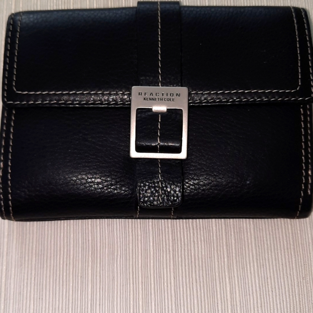 Kenneth Cole black leather women's wallet NEW!